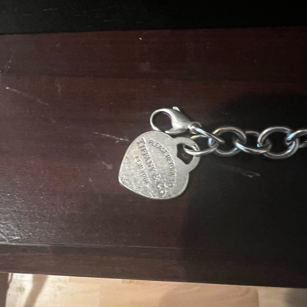 Tiffany & Co. heart pendent bracelet